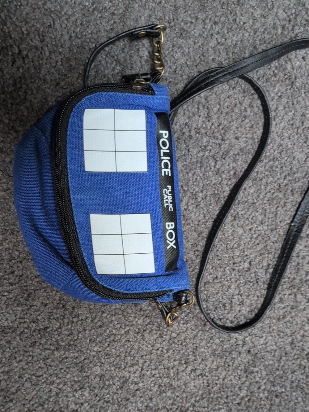 Dr. Who POLICE BOX Blue Crossbody Bag.